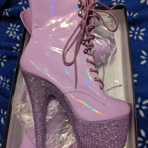 Iridescent Purple Lilac Lavender Platform Heel Boots - Picture 3 of 11
